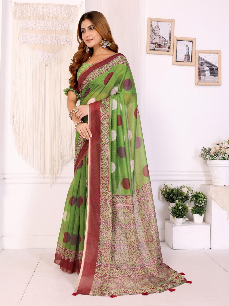 Green & Maroon Polka Dot Printed Chanderi Saree