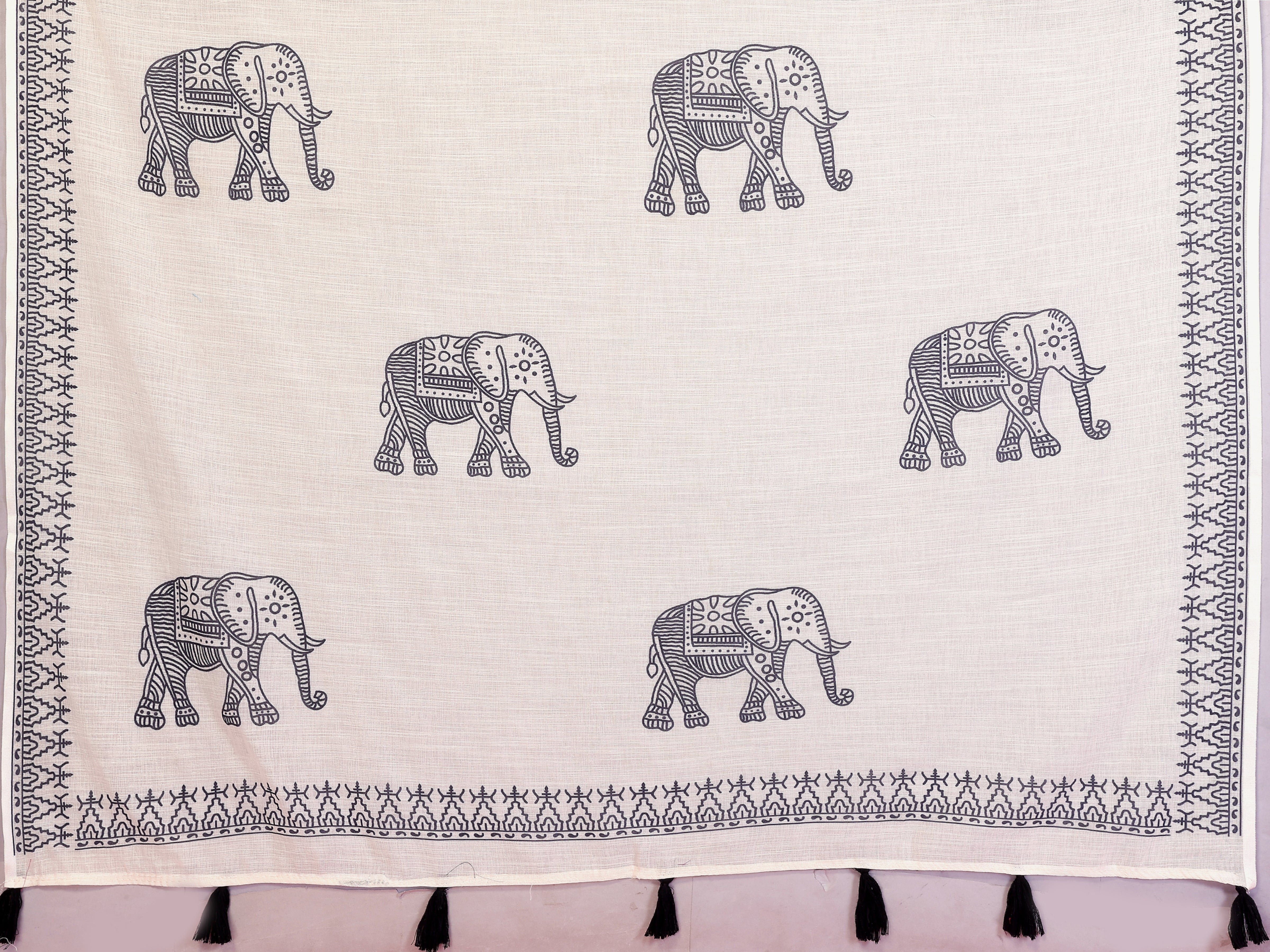 Classic Tassel Pallu Linen Saree