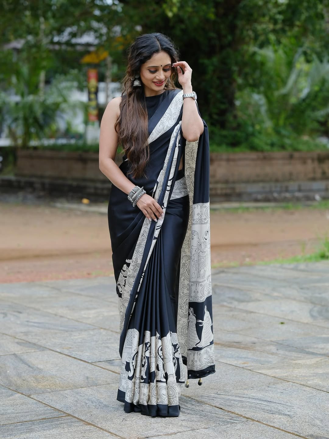 Ready-to-Wear Crape Silk Saree – Elegant & Effortless Style
