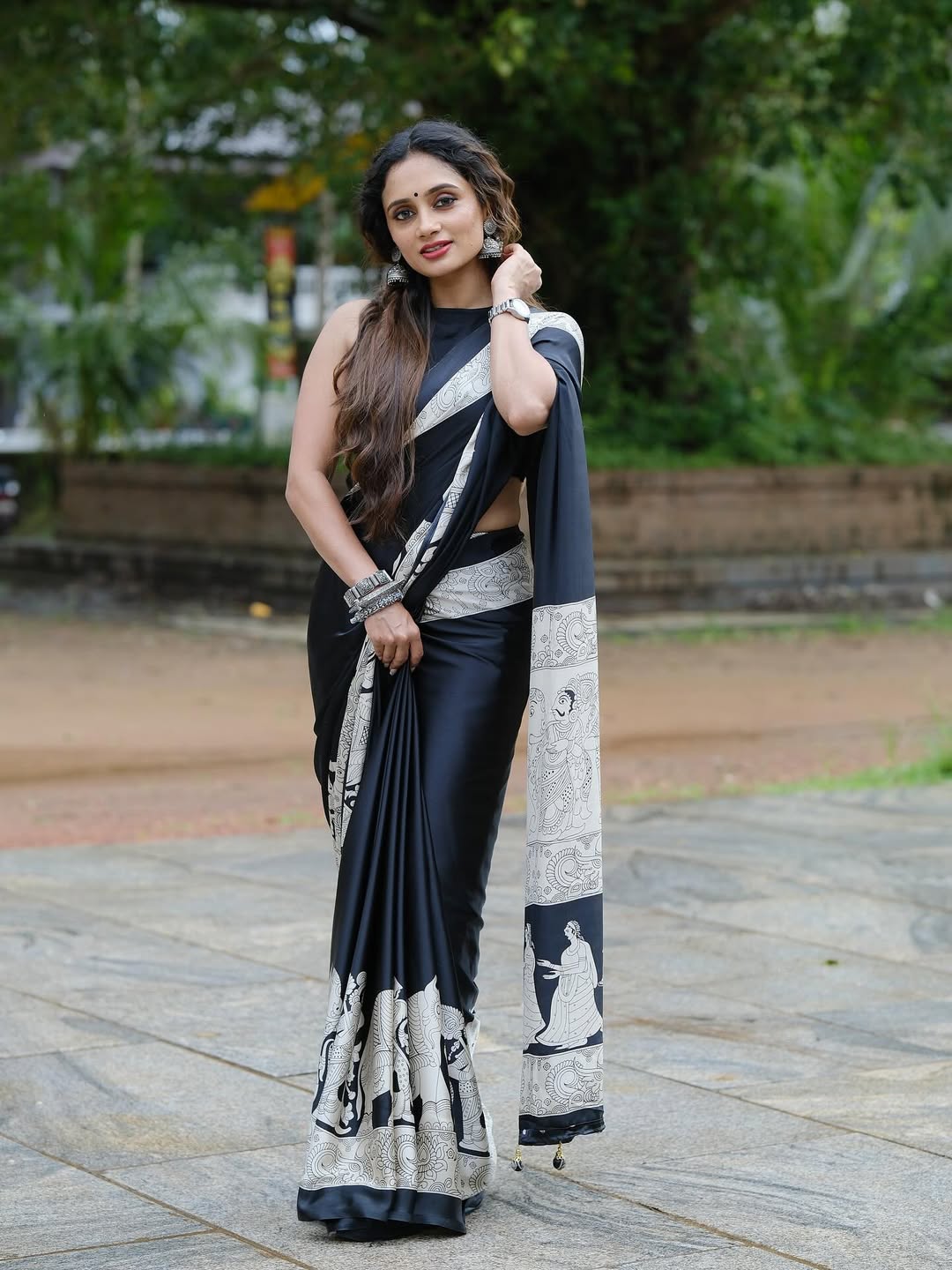 Ready-to-Wear Crape Silk Saree – Elegant & Effortless Style