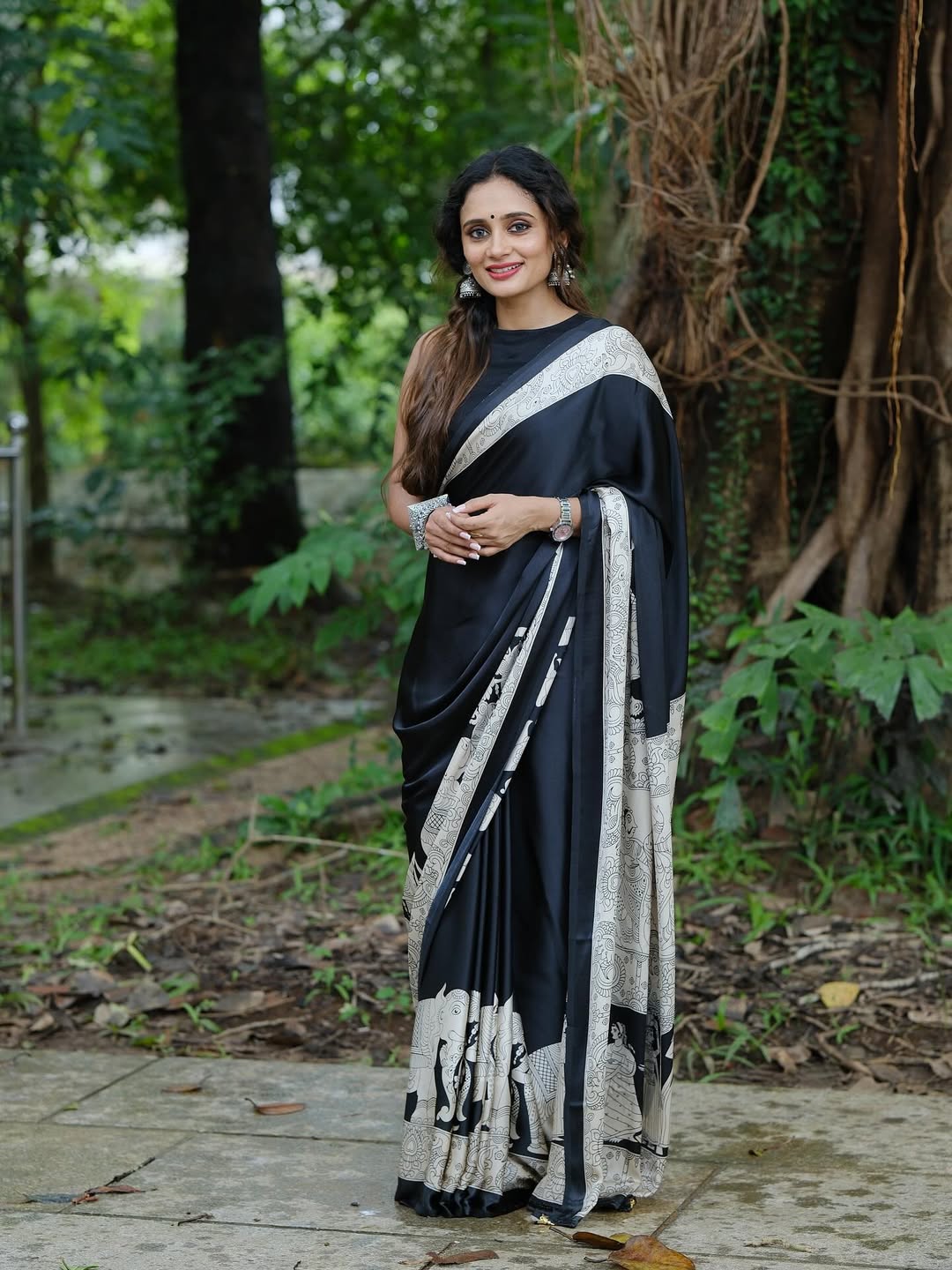 Ready-to-Wear Crape Silk Saree – Elegant & Effortless Style