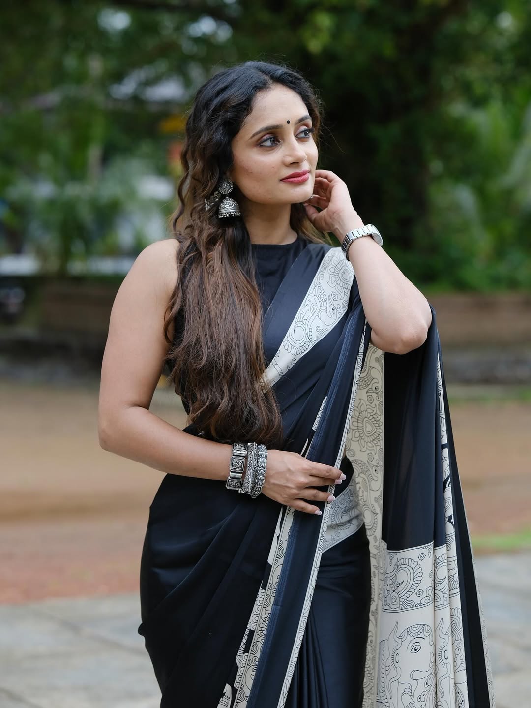 Ready-to-Wear Crape Silk Saree – Elegant & Effortless Style
