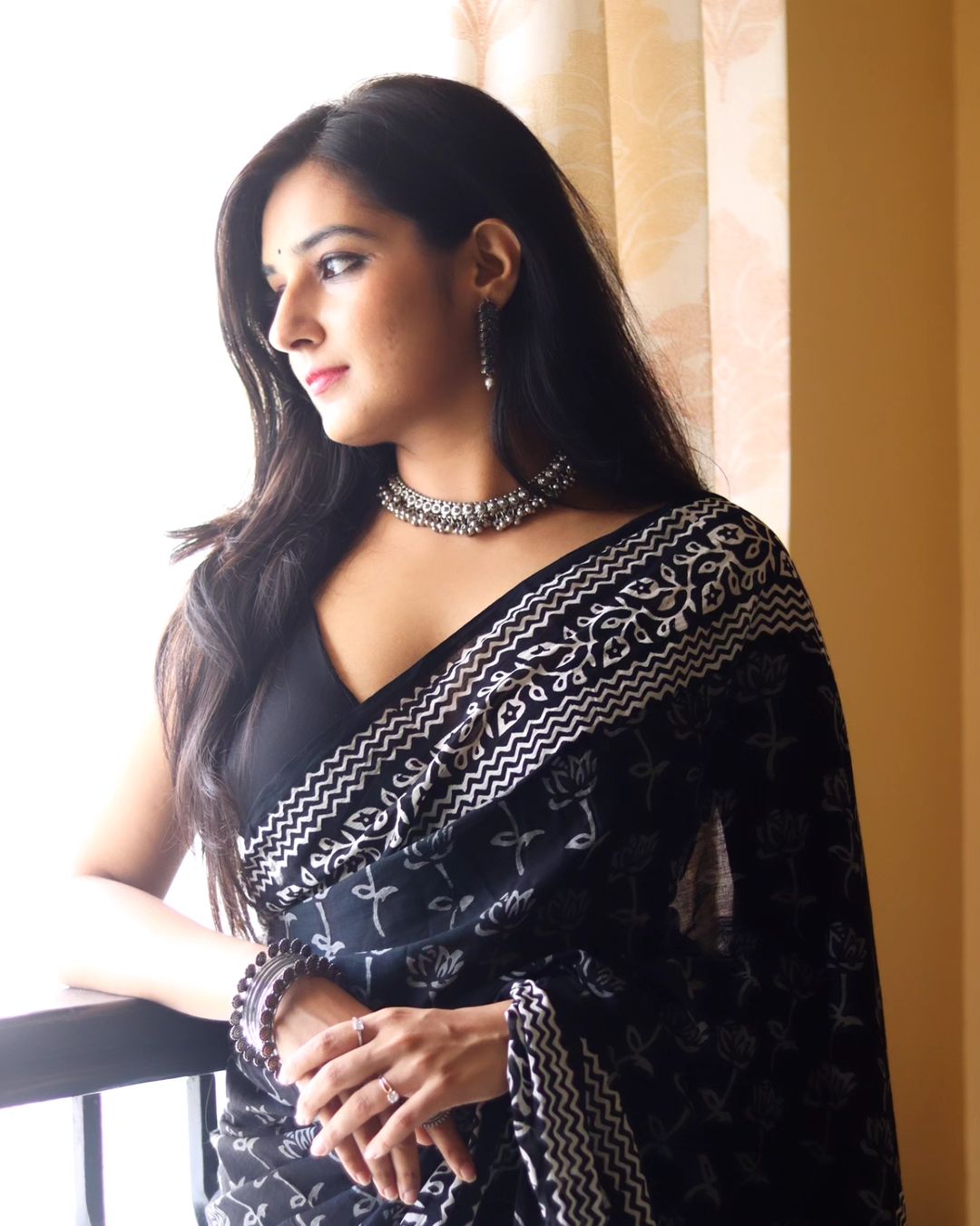 Stylish Black Ready To Wear Cotton Saree with Weaving Design