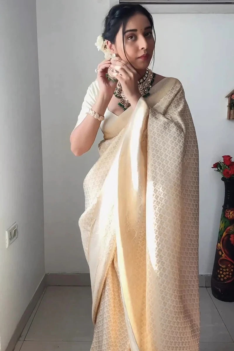Ready-to-Wear One-Minute Lichi Silk Saree