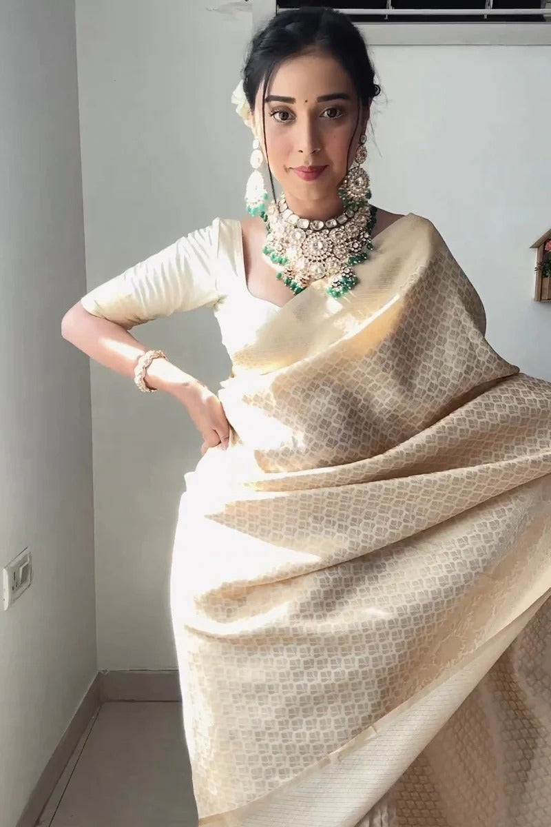 Ready-to-Wear One-Minute Lichi Silk Saree