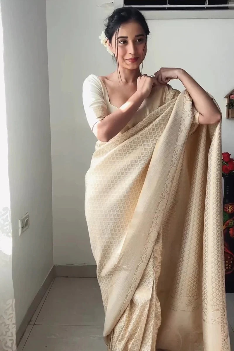Ready-to-Wear One-Minute Lichi Silk Saree