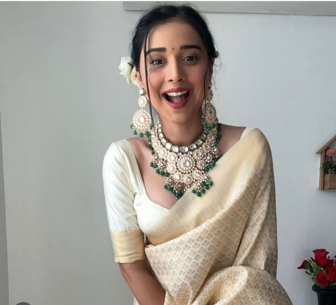 Ready-to-Wear One-Minute Lichi Silk Saree