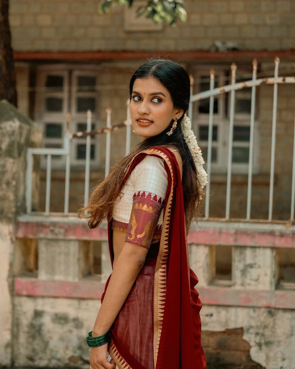 Luxury Celebration Lehenga Set – Zari Work with Stitched Lehenga