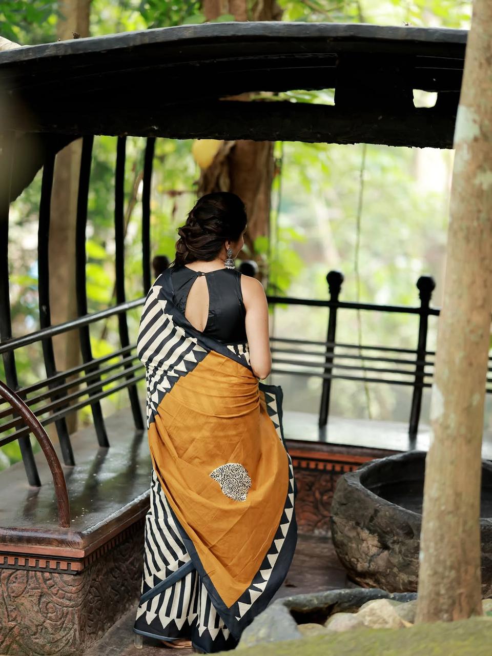 Elegant Muslin Cotton Printed Saree with Running Blouse