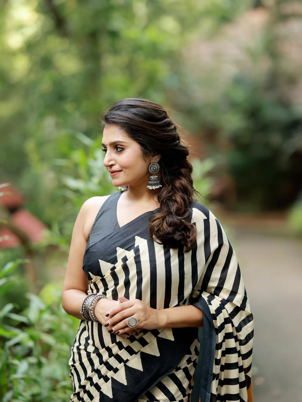 Elegant Muslin Cotton Printed Saree with Running Blouse