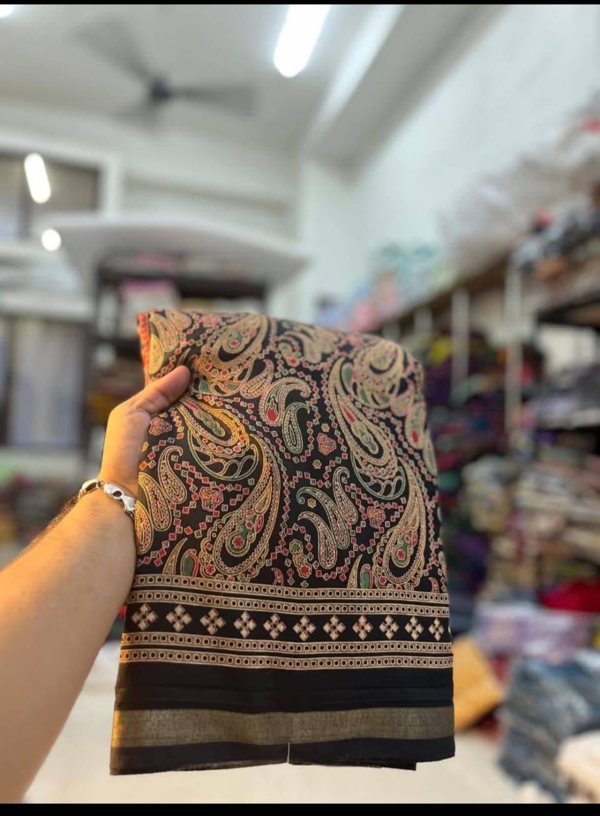 Elegant Mul Cotton Kani Print Saree with Classic Border