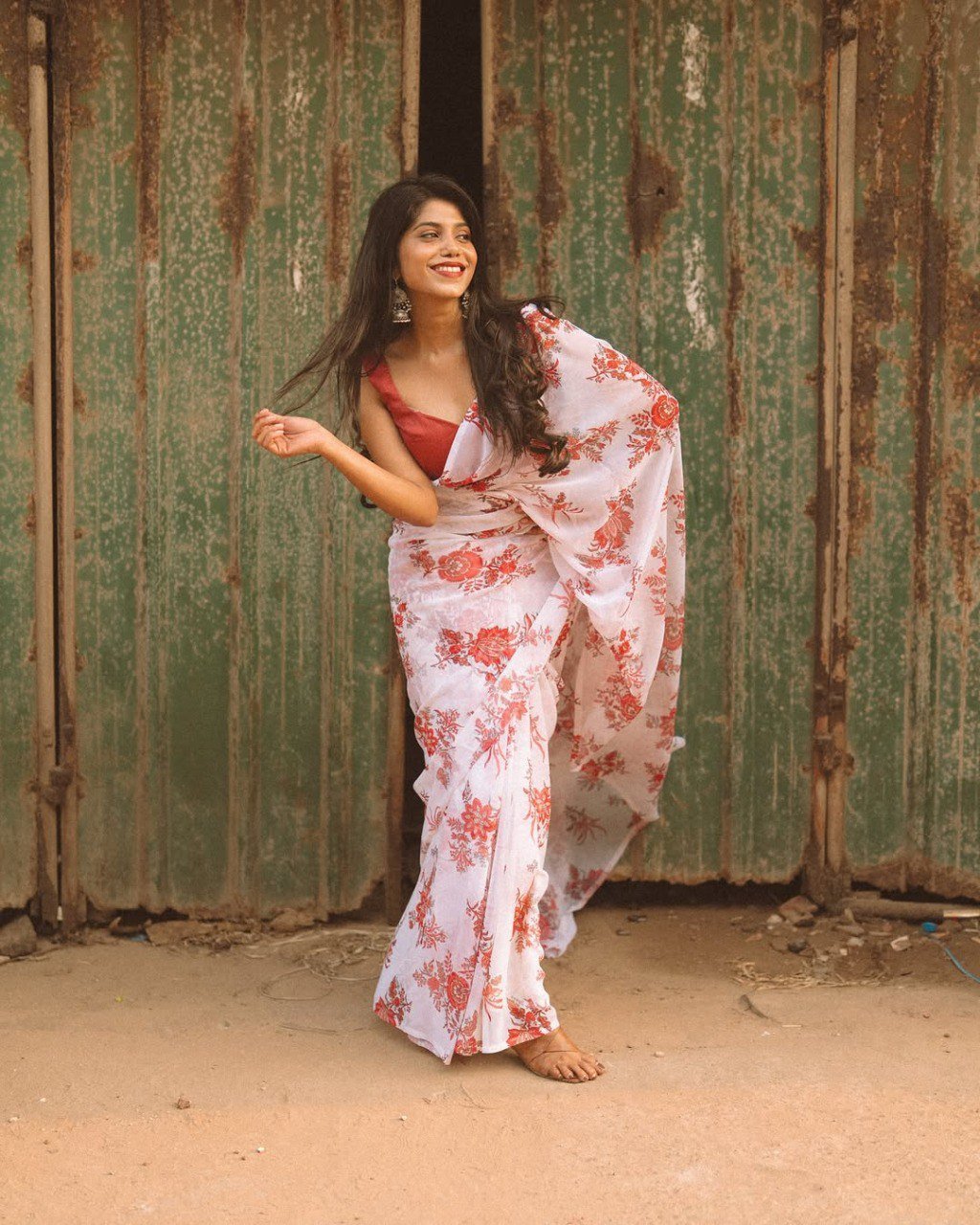 Ready-to-Wear Off White Georgette Saree