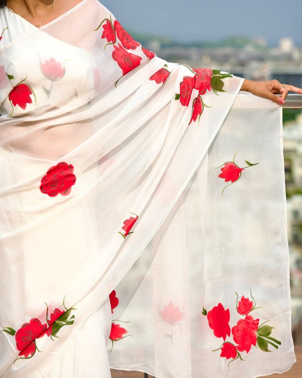 Off-White Georgette Printed Ready-to-Wear Saree with Unstitched Blouse