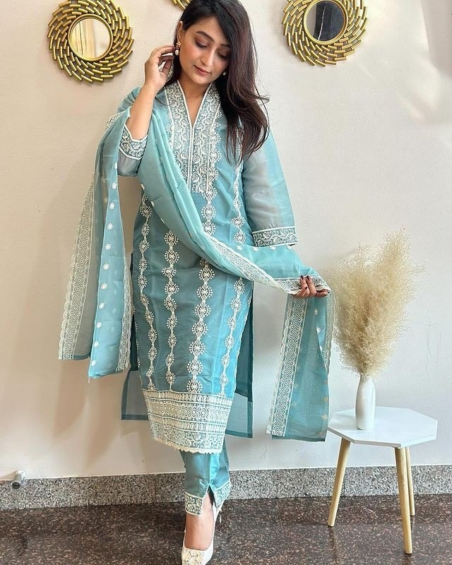 Vichitra Silk Embroidered Kurta Pant Dupatta Set – Sky Blue