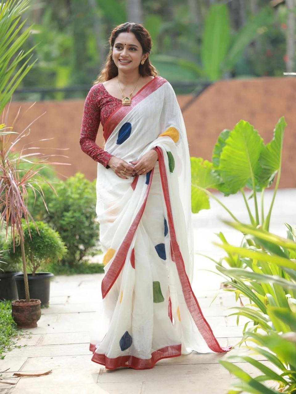 Soft Linen Saree with Digital Print & Silver Jari Border