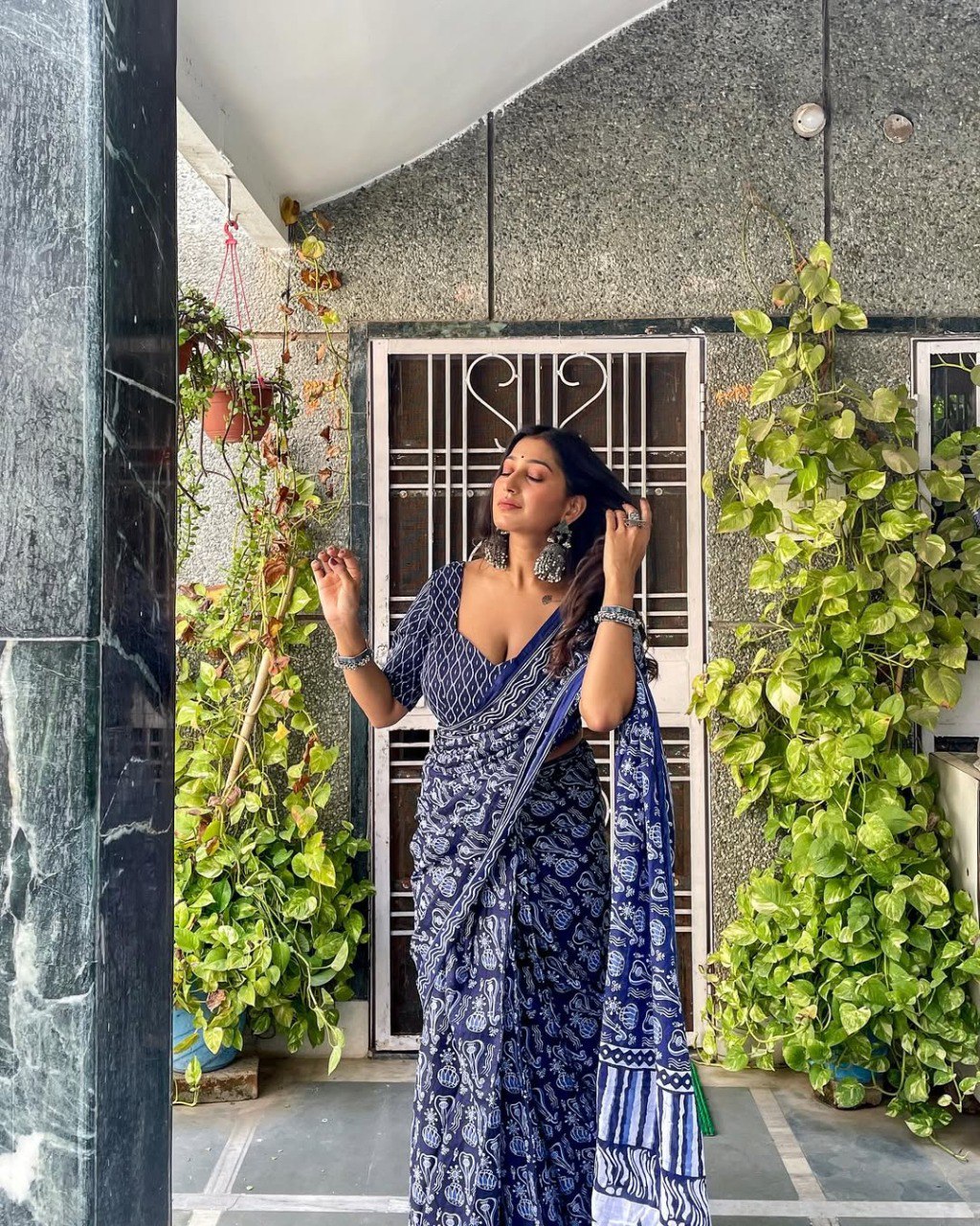 Blue Aura Ready-to-Wear Cotton Saree