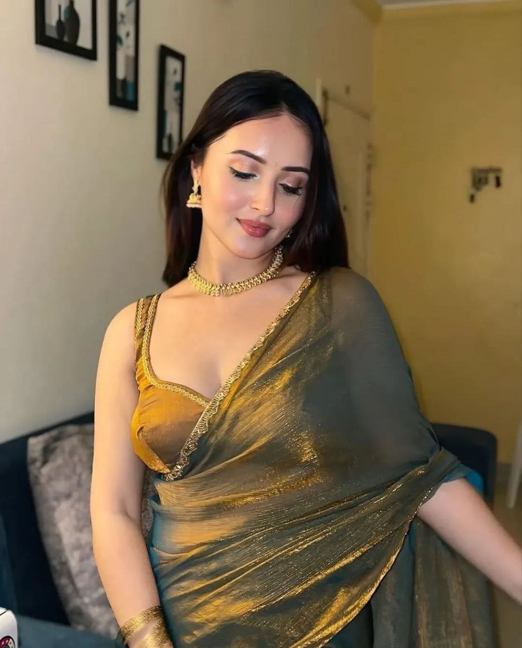 Premium Fandy Crush Saree with Elegant Katdana Lace Border & Matching Blouse