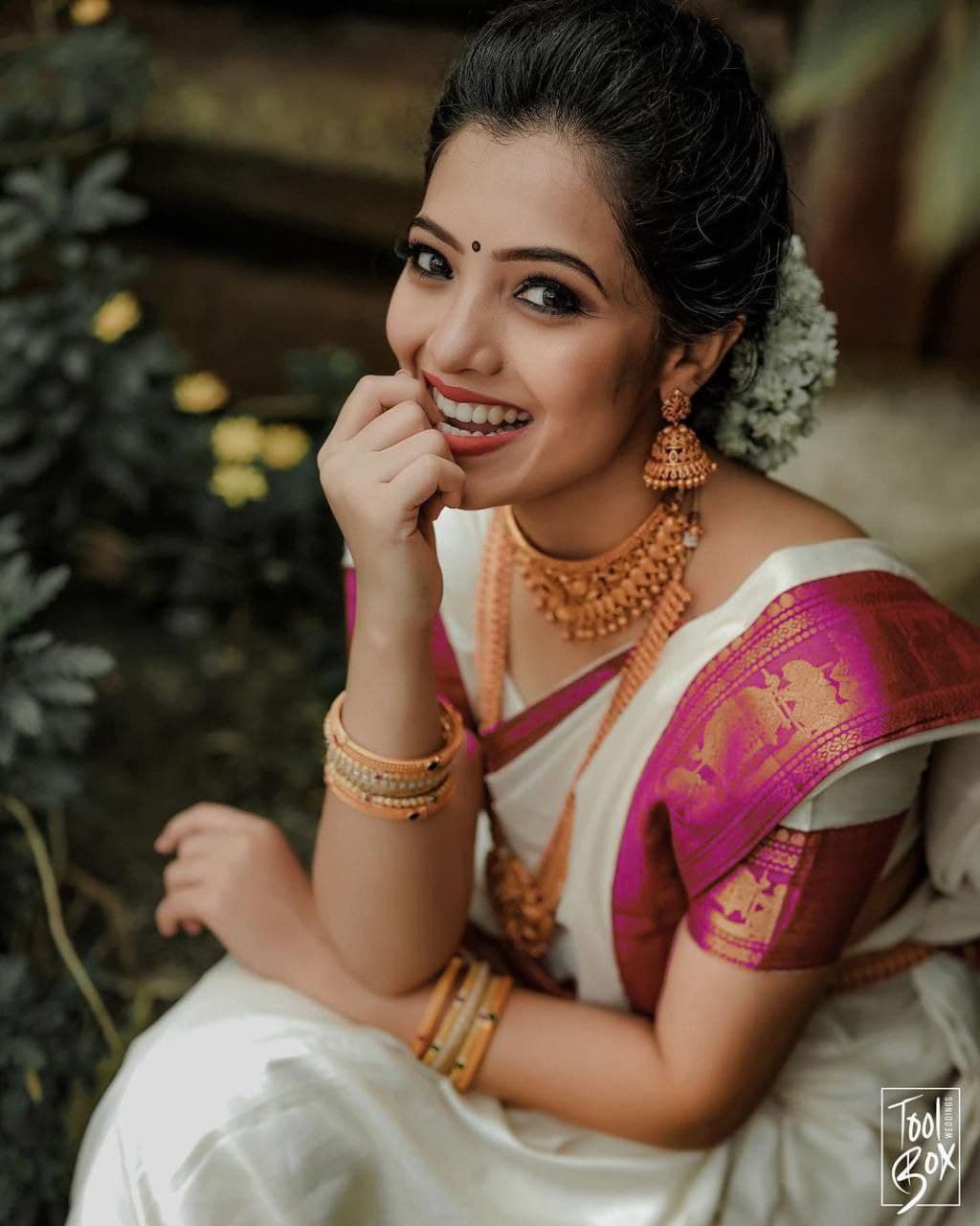 New Designer Soft Lichi Silk Saree with Golden Jari Work