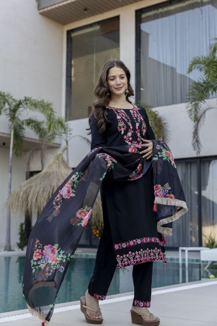 Pure Viscose D Chinon Kurta Set with Organza Dupatta