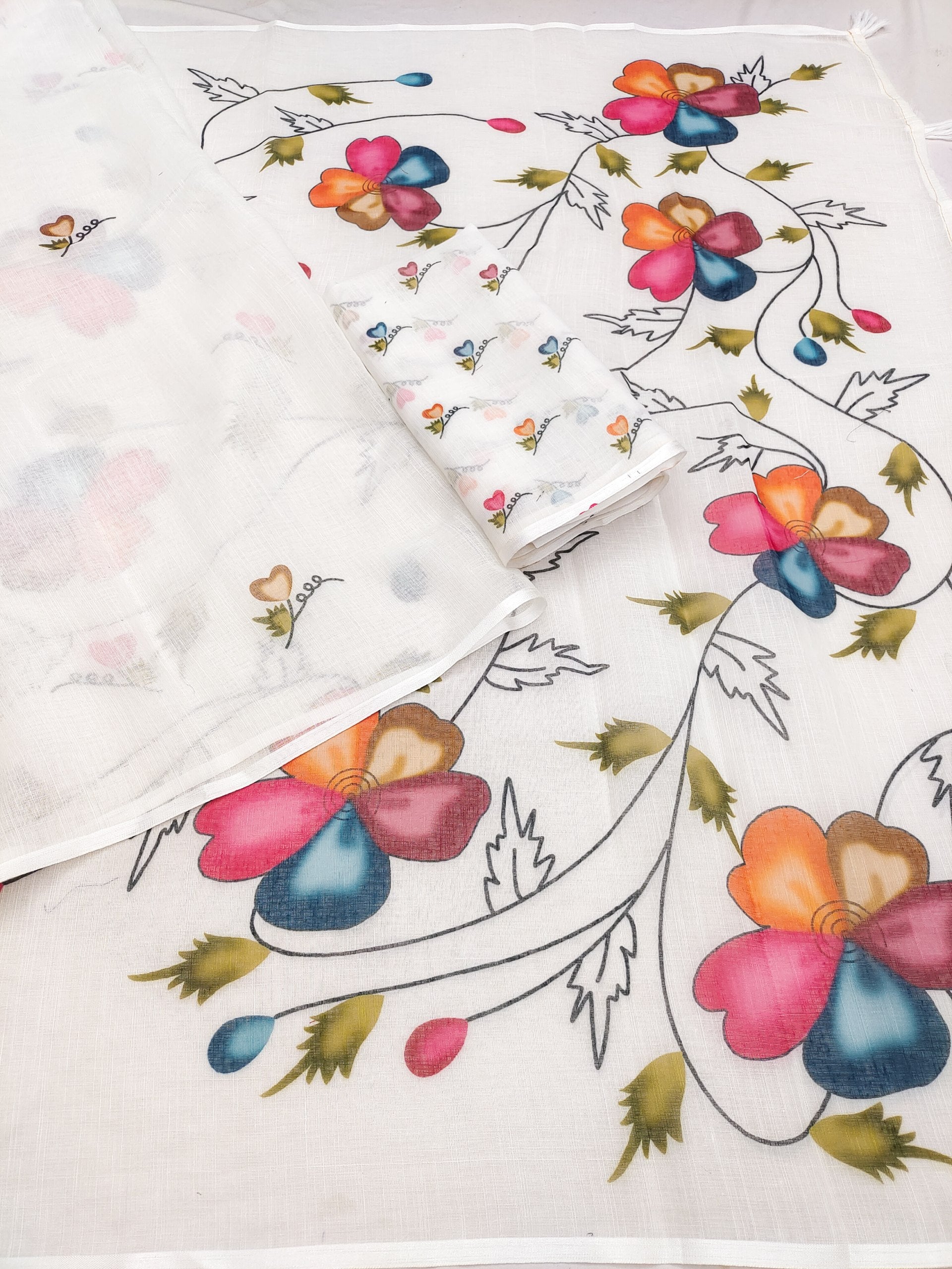 Soft Linen Cotton Saree with Heart & Floral Prints