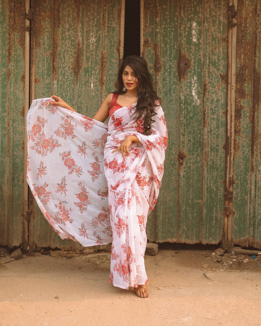 Ready-to-Wear Off White Georgette Saree