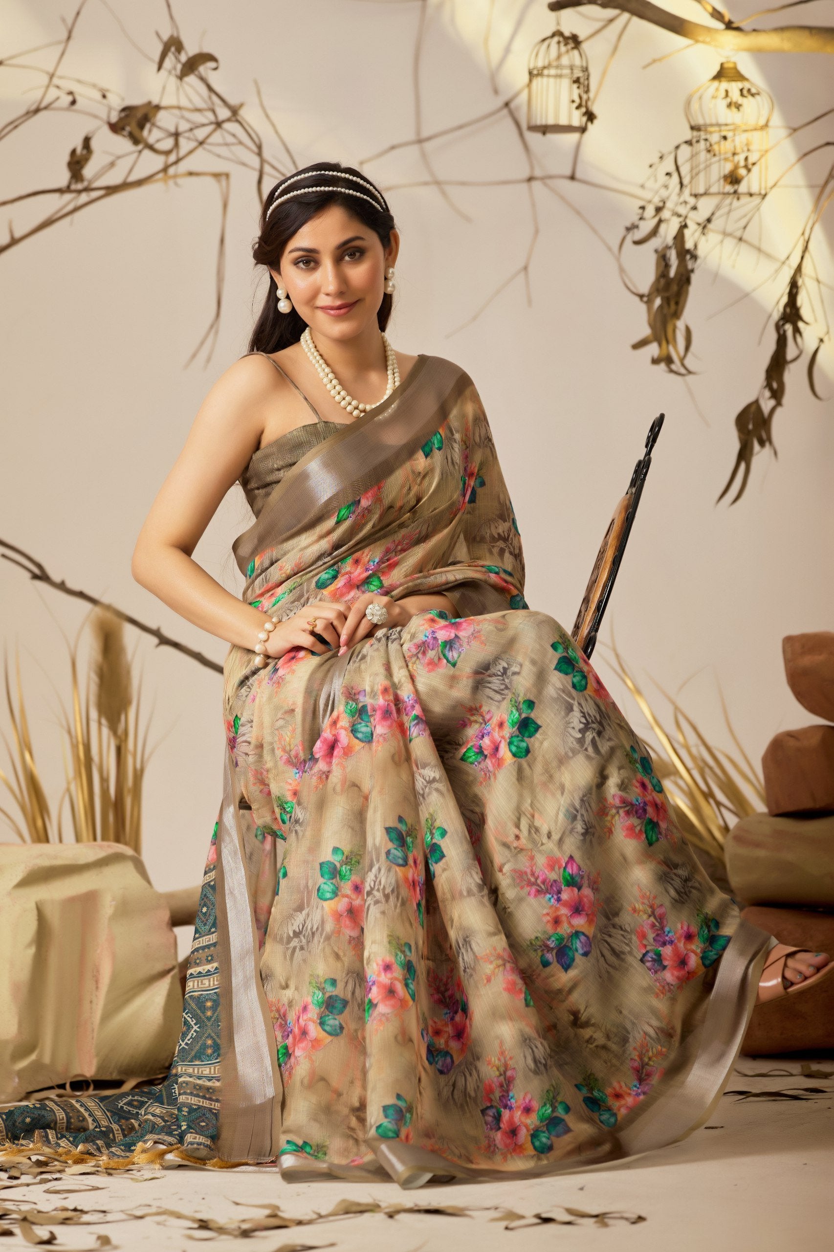 Elegant Floral & Patola Fusion Linen Cotton Saree