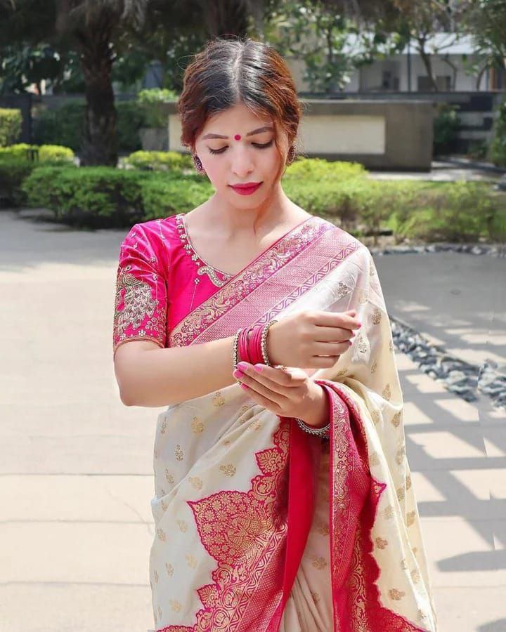 Premium Banarasi Lichi Silk Saree