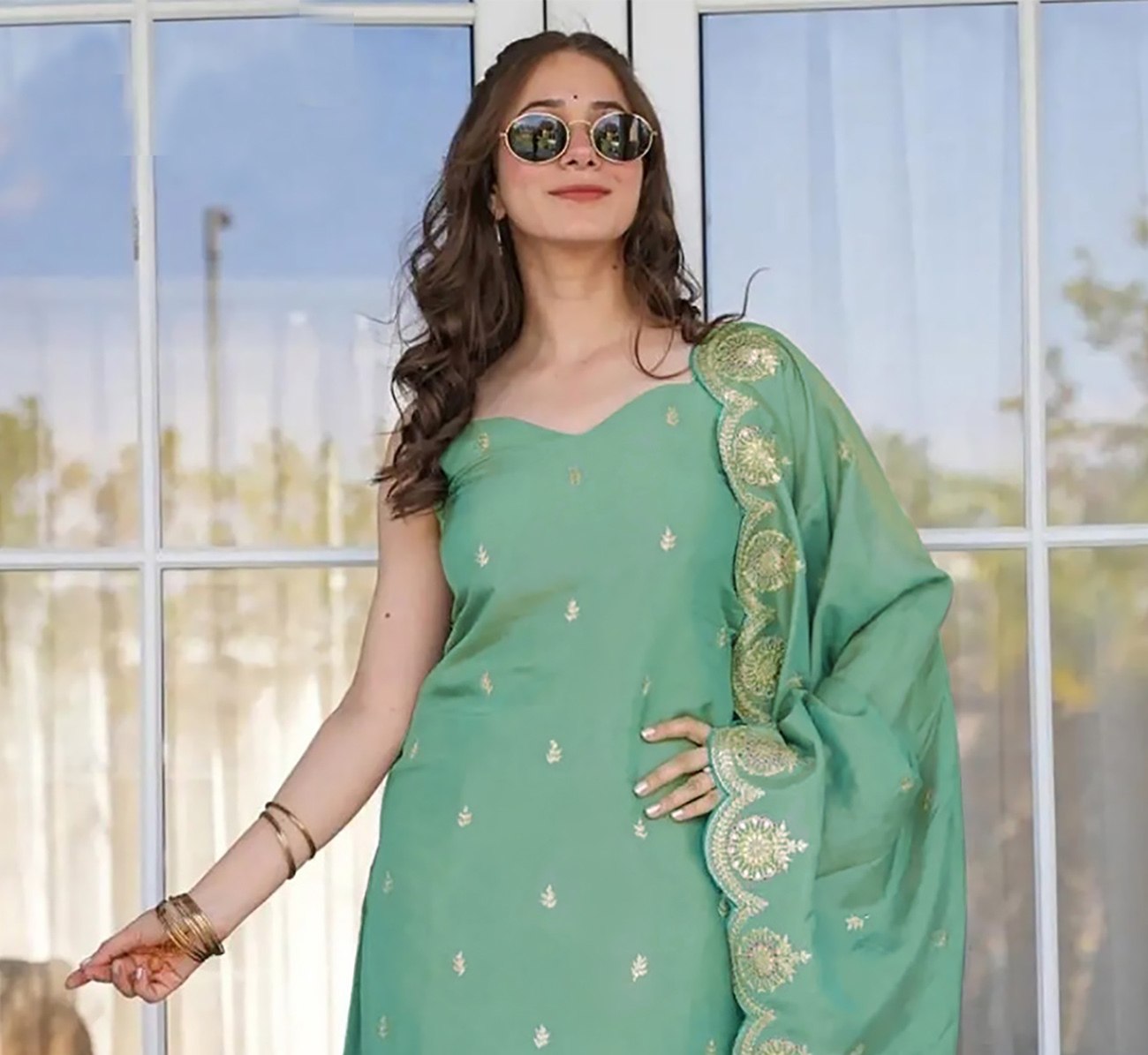 Women’s Art Silk Sleeveless Kurta Pant Set with Vichitra Dupatta – Light Green