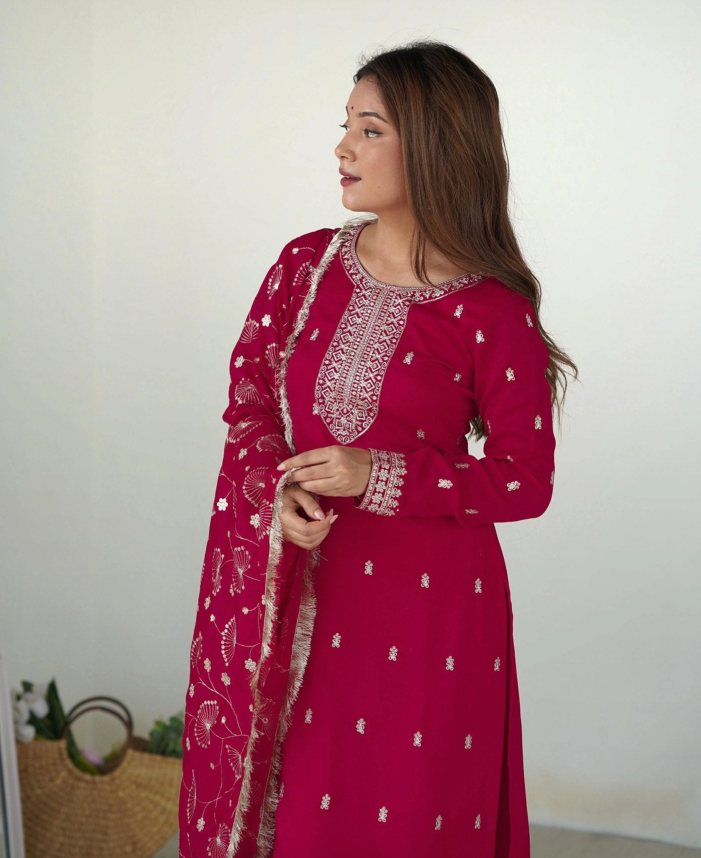 Women’s Pink Georgette Embroidered Kurta Pant Dupatta Set