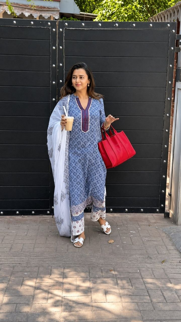 Elegant Printed Lilan Kurti Set with Pant, Dupatta & Bracelet