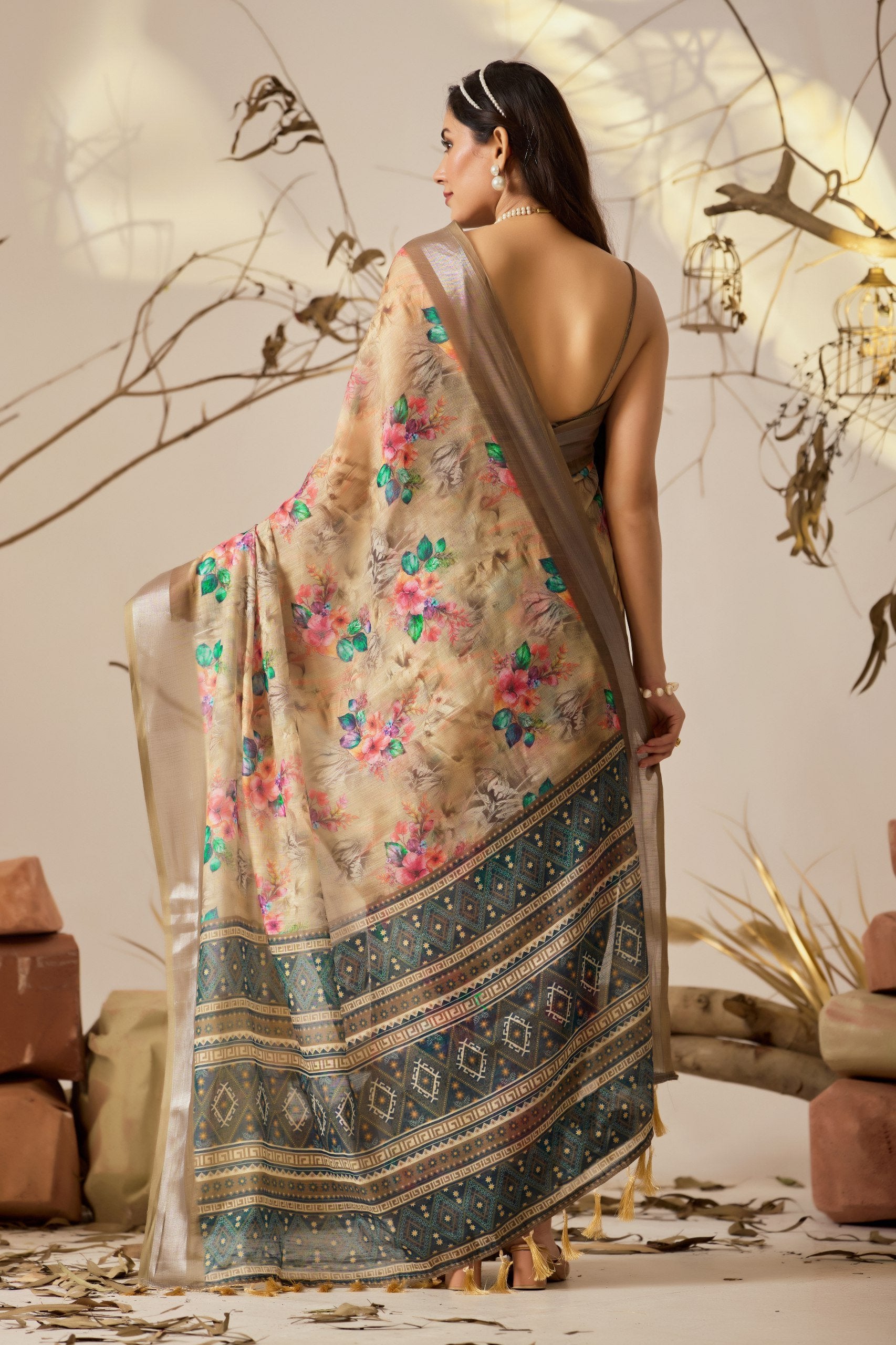 Elegant Floral & Patola Fusion Linen Cotton Saree