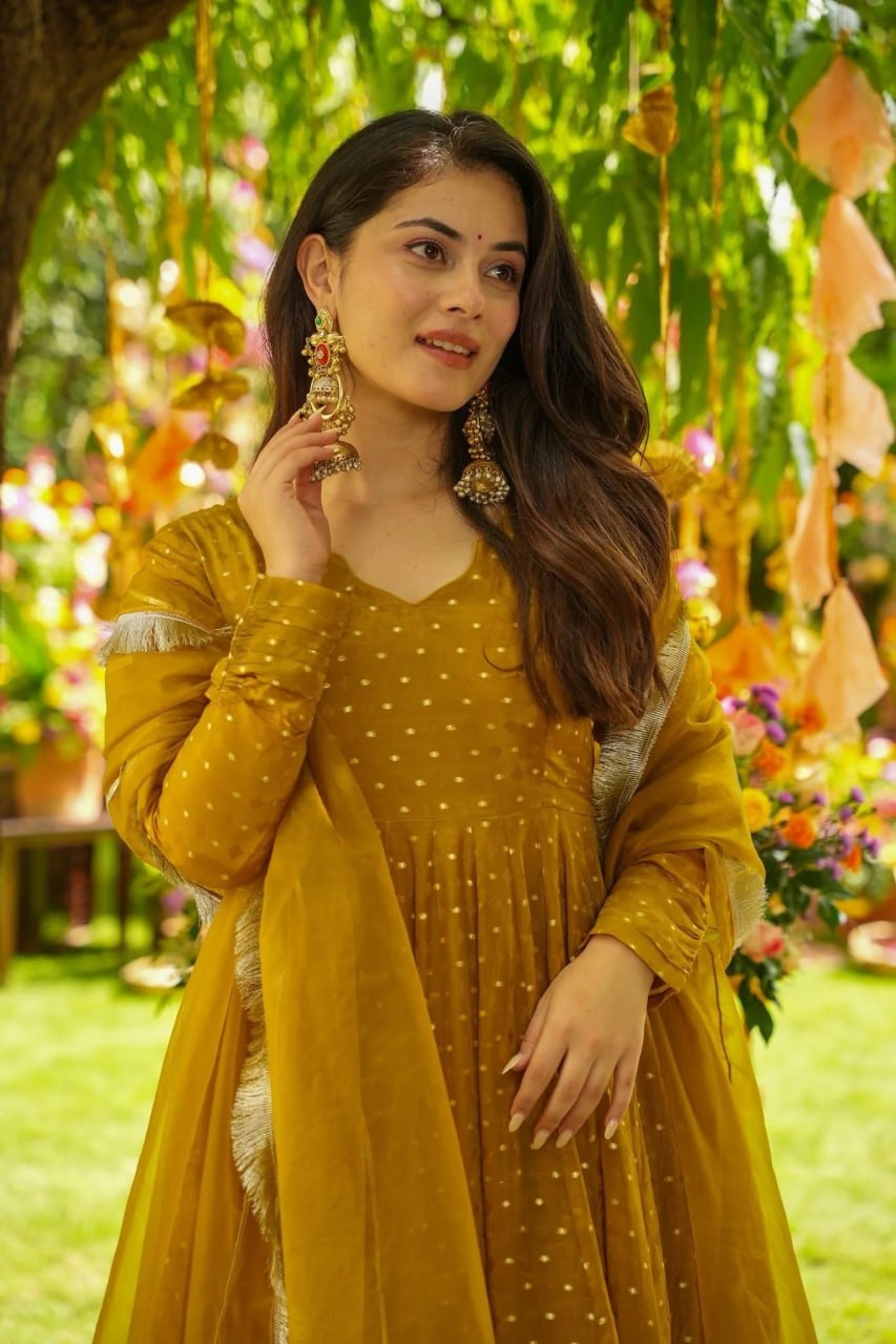 Elegant Georgette Fabric Calf Length Straight Kurta Set