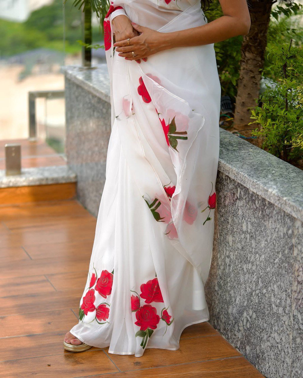 Off-White Georgette Printed Ready-to-Wear Saree with Unstitched Blouse