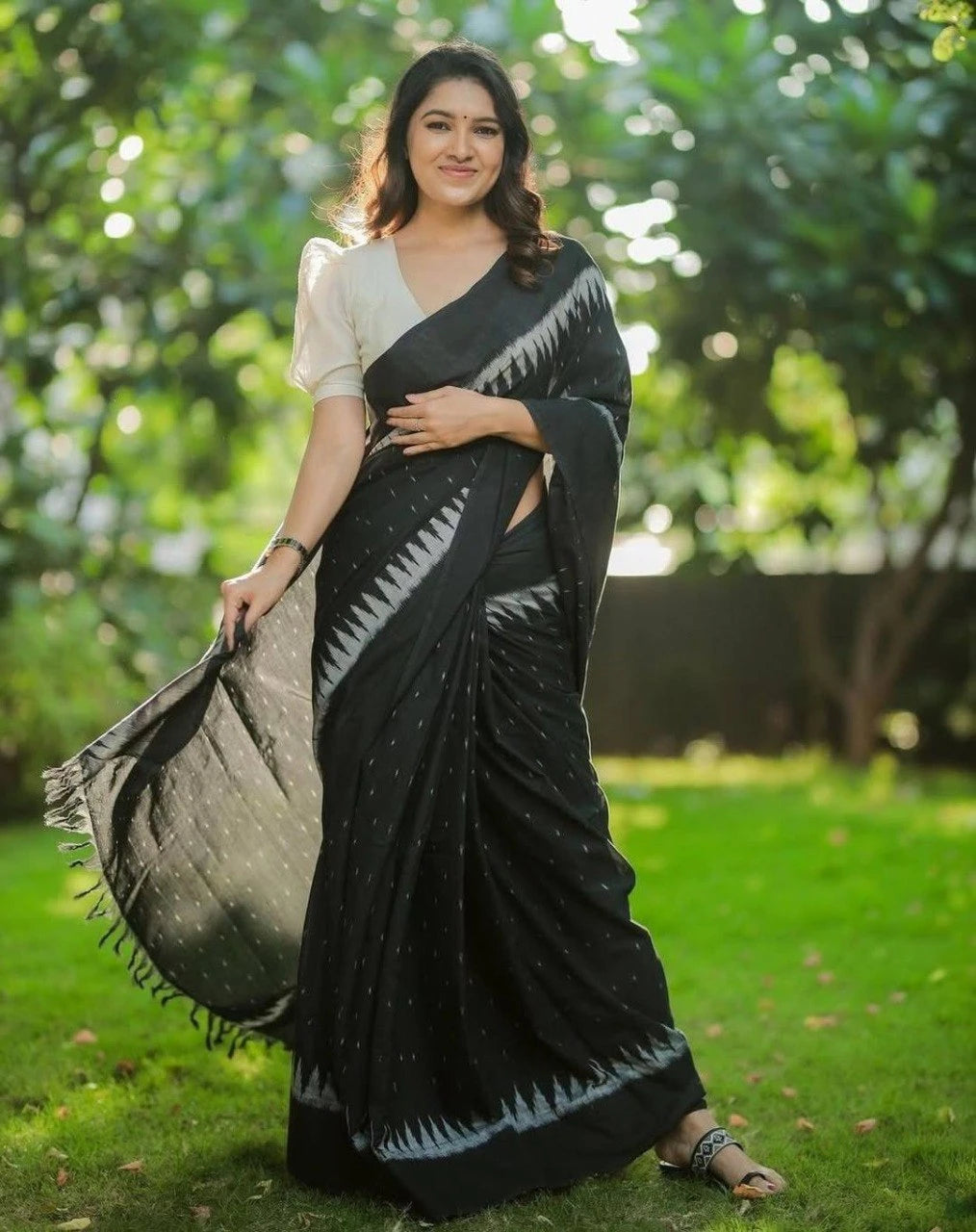 Elegant Green Cotton Printed Saree