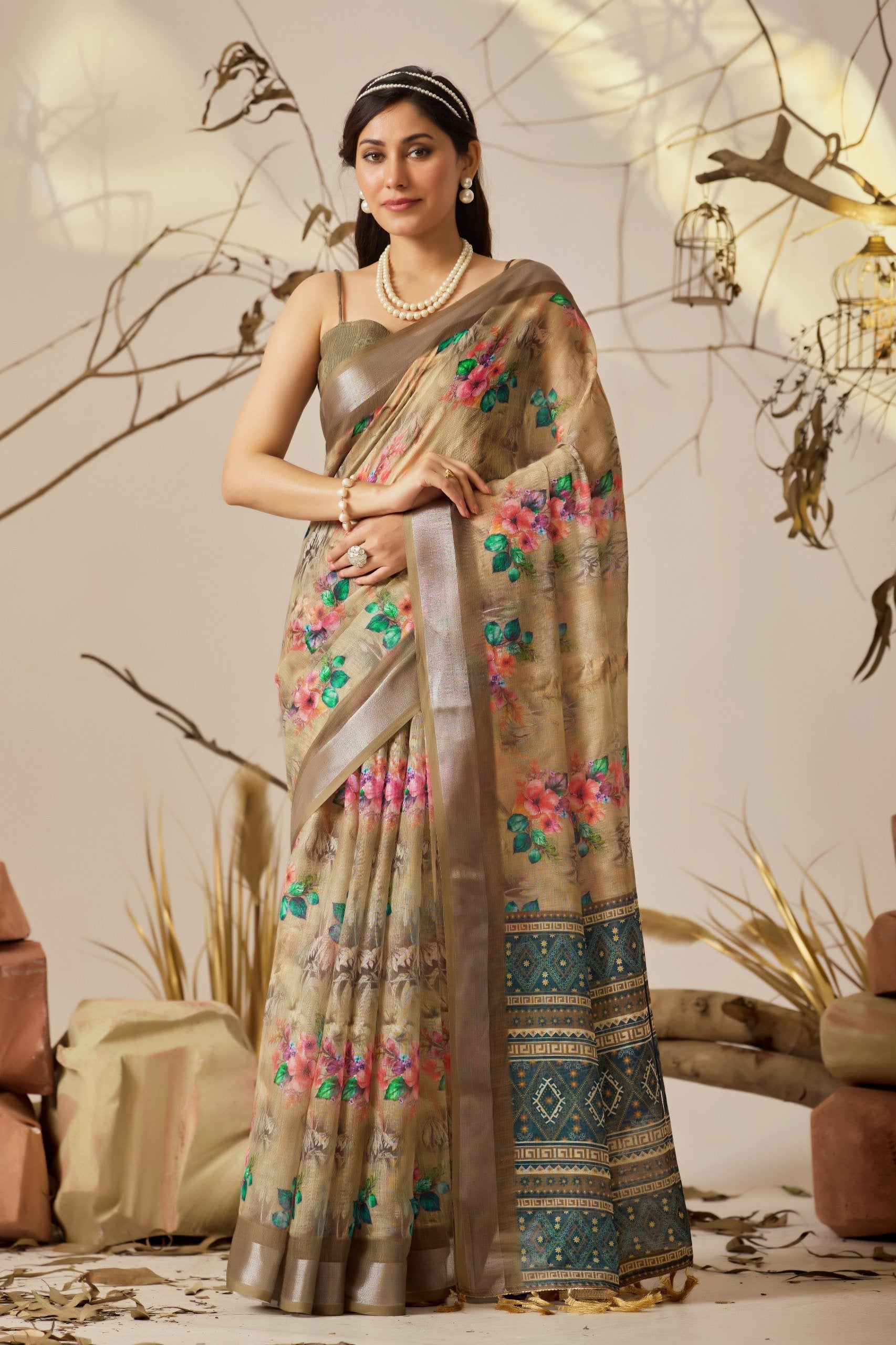 Elegant Floral & Patola Fusion Linen Cotton Saree