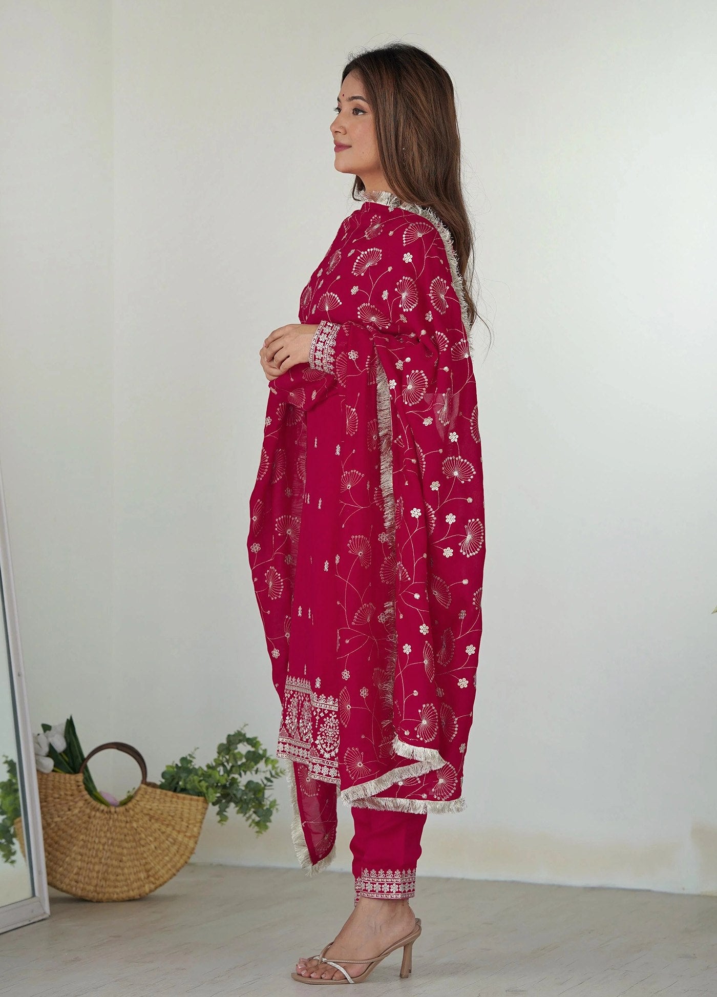 Women’s Pink Georgette Embroidered Kurta Pant Dupatta Set