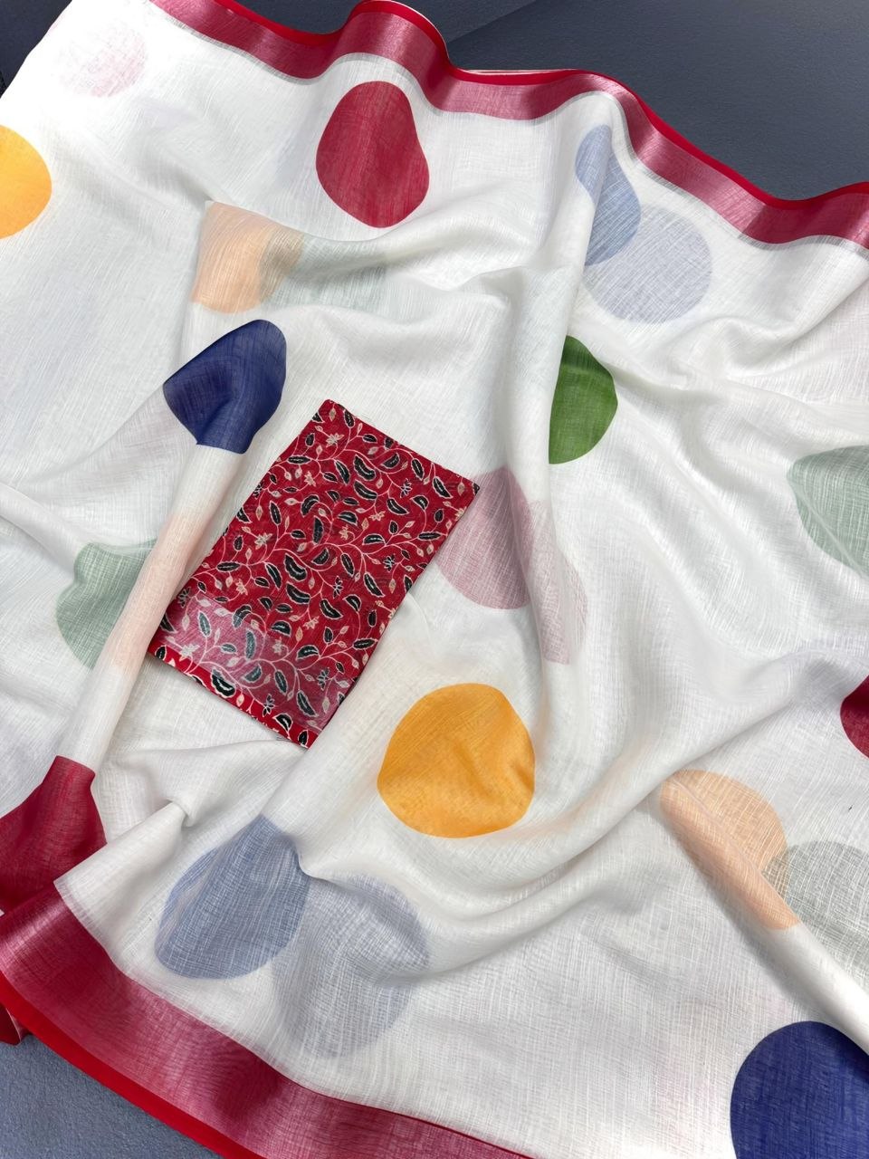 Soft Linen Saree with Digital Print & Silver Jari Border