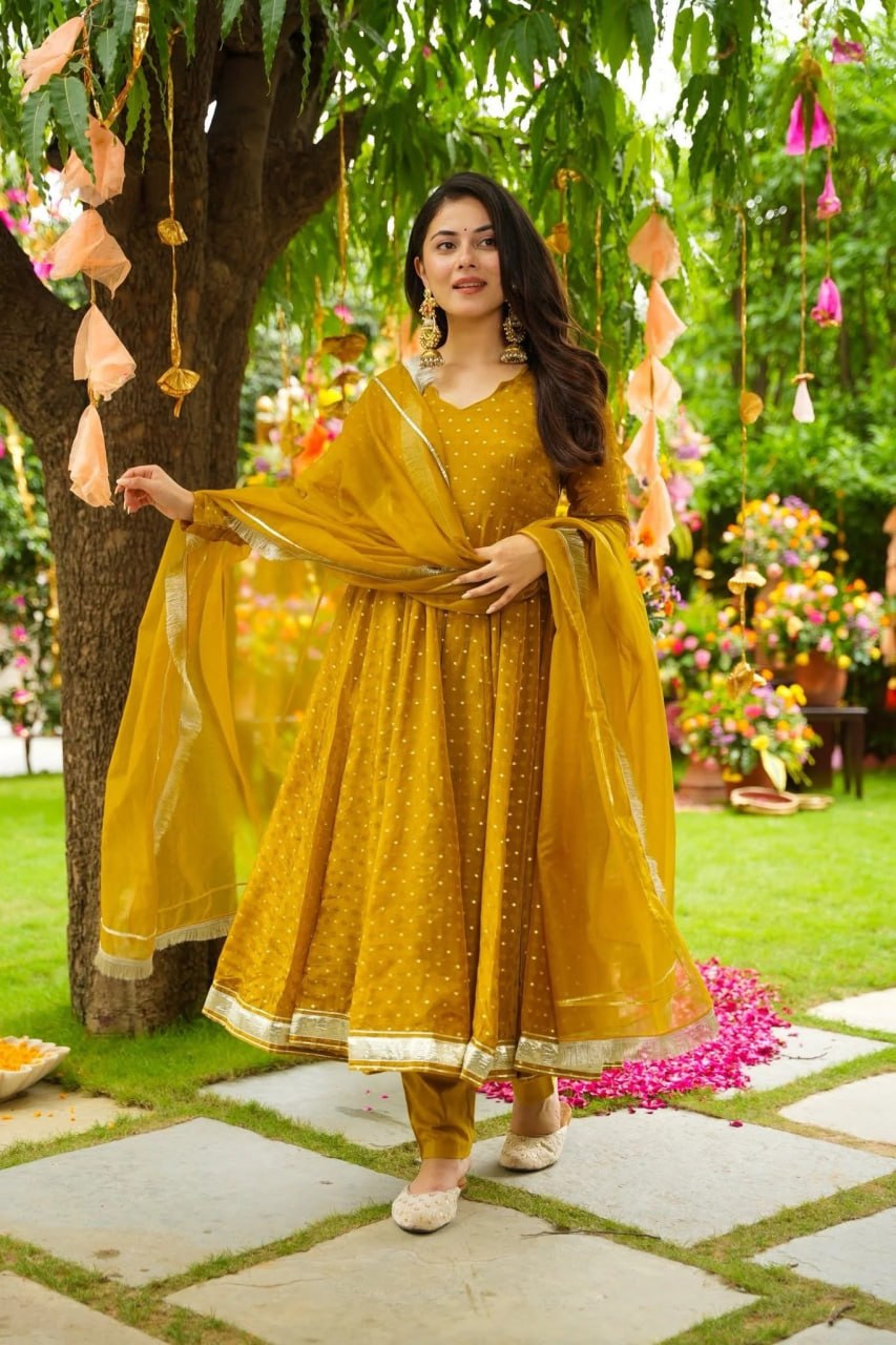 Elegant Georgette Fabric Calf Length Straight Kurta Set