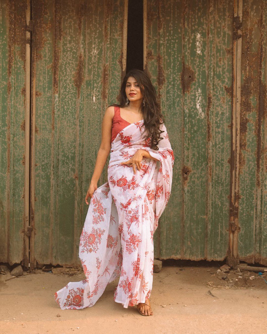 Ready-to-Wear Off White Georgette Saree